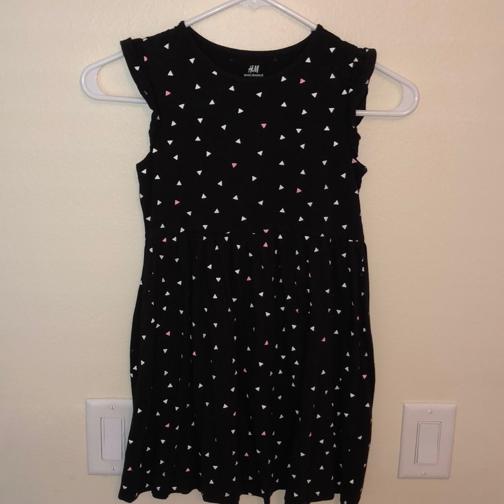 Casual Black Dress w/ Pink & White Triangles 💗🖤